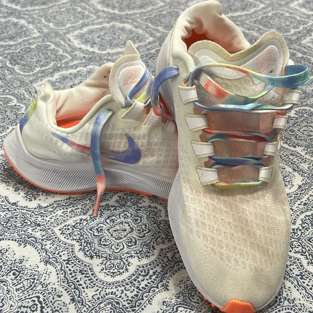 Women’s size 7.5 Nike Zoom Pegasus 37.
